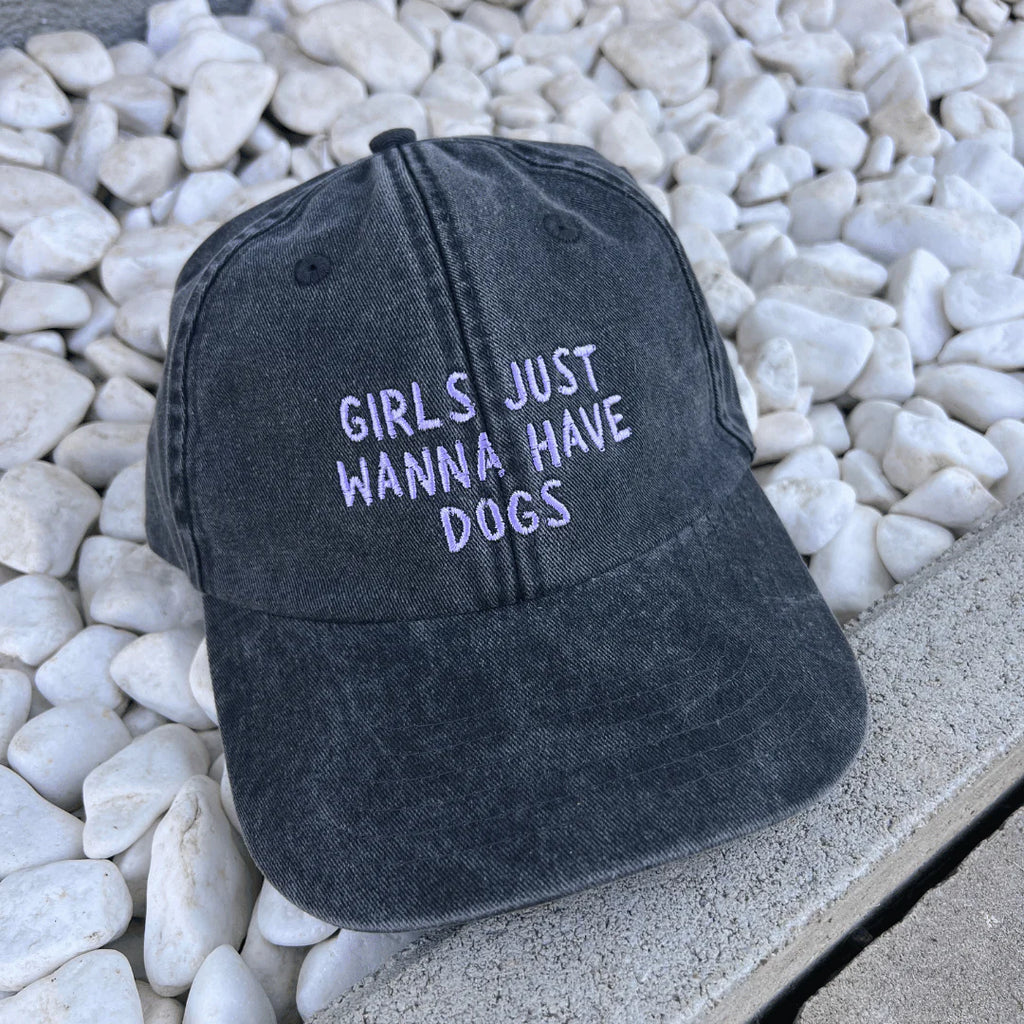 Fellever & Paways Cap "girls just wanna have dogs"