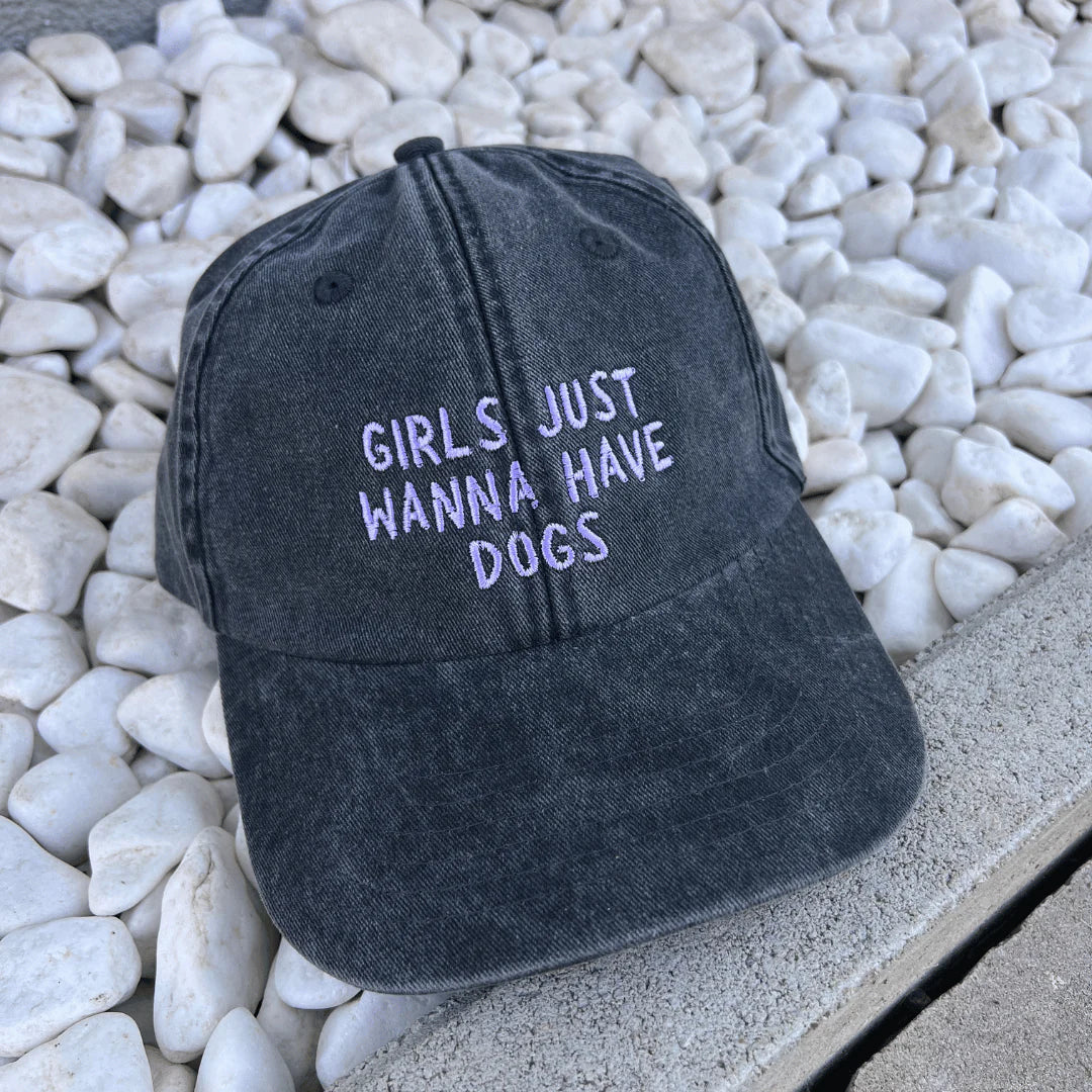 Fellever & Paways Cap „girls just wanna have dogs"