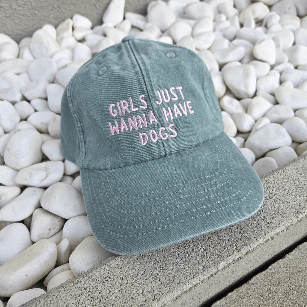 Fellever & Paways Cap "girls just wanna have dogs"